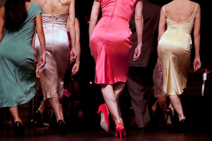 ok_spettacolo-kontacthof-di-pina-bausch-wuppertal-silvia-lelli1